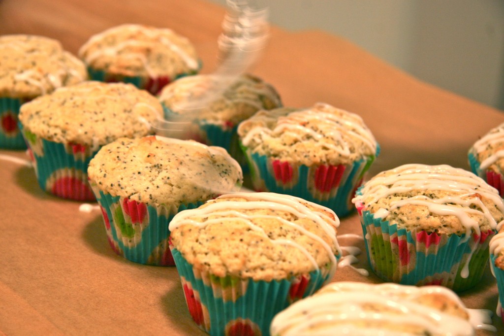 drizzle cooled muffins with lemon icing (optional)