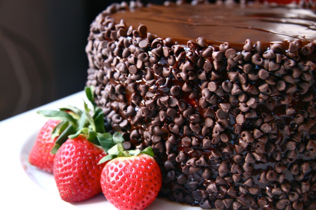 chocolate pecan torte with strawberry buttercream2