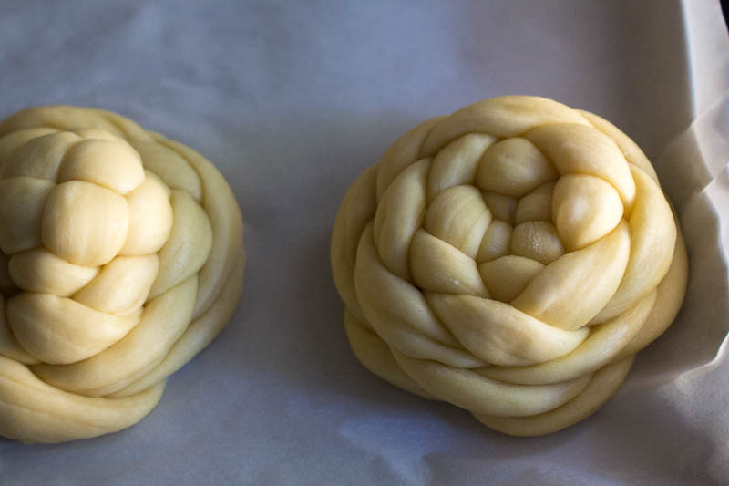 mini-challah-loaves