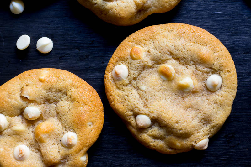 white chocolate macadamia cookies