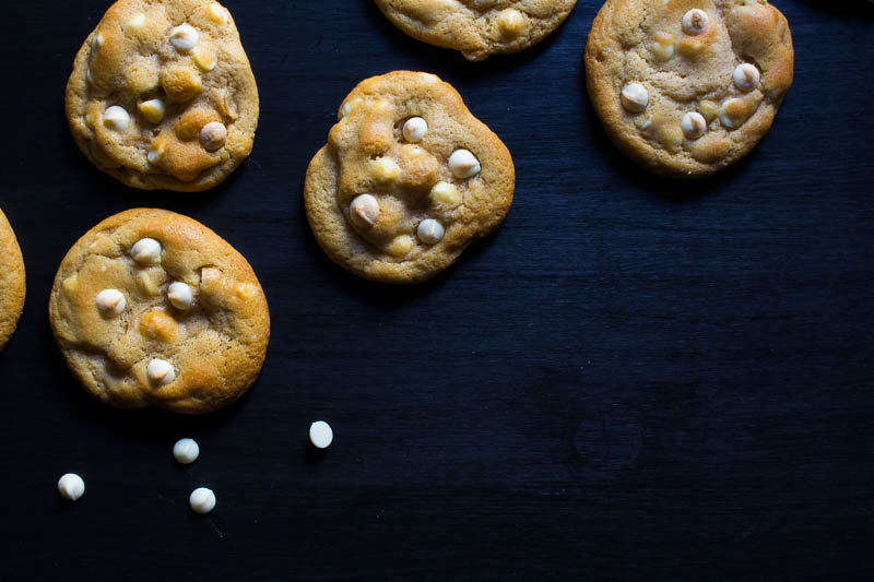 white chocolate macadamia cookies