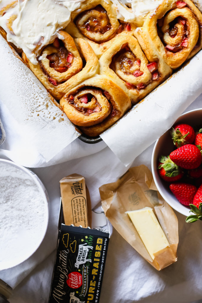 Strawberry-Cinnamon-Rolls