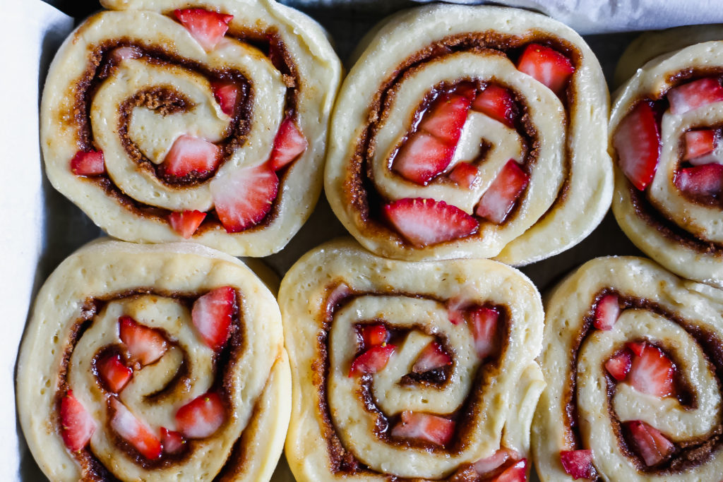 Strawberry-Cinnamon-Rolls