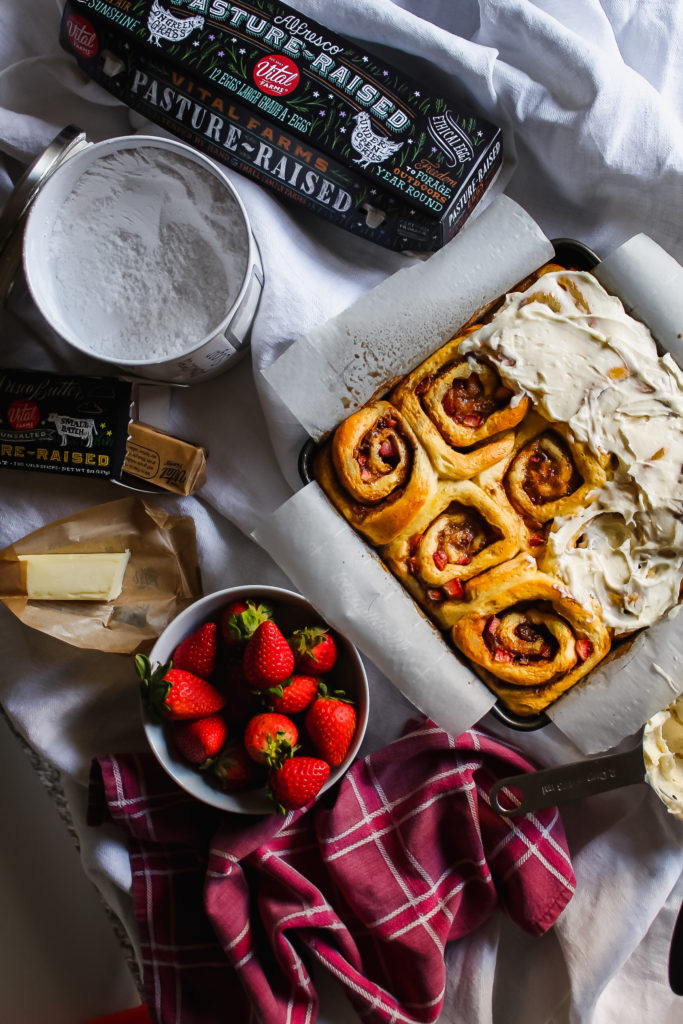 Strawberry-Cinnamon-Rolls